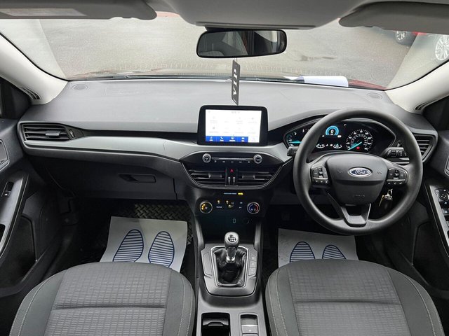 2018 Ford Focus - Photo 2