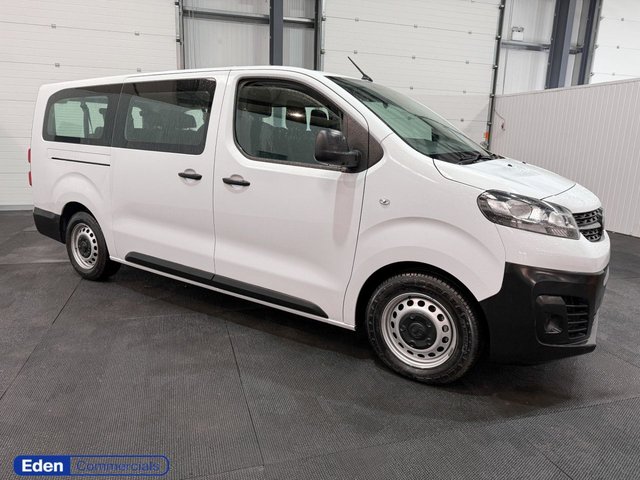 2022 VIVARO LIFE ELECTRIC 50KWH COMBI MPV 5DR ELECTRIC AUTO LWB 9 SEAT, 11KW... photo