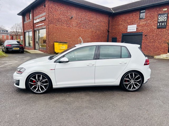 2017 VOLKSWAGEN GOLF 2017 2.0 TSI BlueMotion Tech GTI Hatchback 5dr Petrol DSG Euro 6 (s/s) (220 ps) - Photo 8