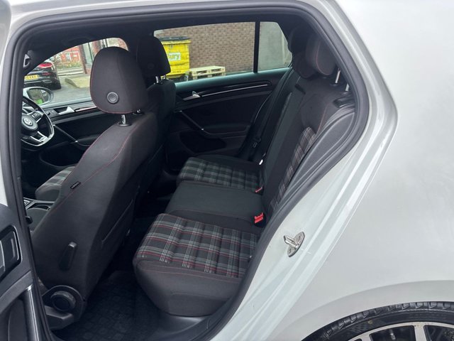 2017 VOLKSWAGEN GOLF 2017 2.0 TSI BlueMotion Tech GTI Hatchback 5dr Petrol DSG Euro 6 (s/s) (220 ps) - Photo 12