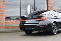 USED 2021 71 BMW 5 SERIES 3.0 530d MHT M Sport Saloon 4dr Diesel Hybrid Steptronic xDrive Euro 6 (s/s) (286 ps) TECH & COMFORT PACKS / H&K