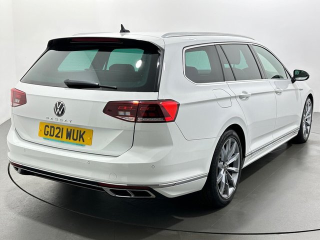 2021 Volkswagen Passat - Photo 8