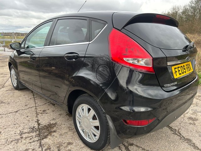 2009 Ford Fiesta 1.6L Titanium 5dr - Photo 12