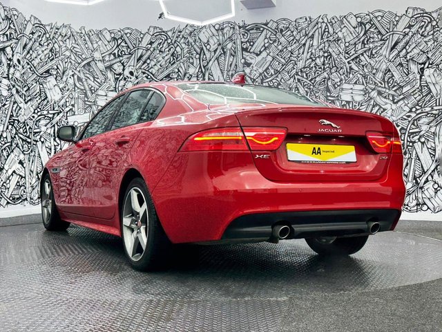 2018 Jaguar Xe 2L R-Sport 4dr - Photo 9
