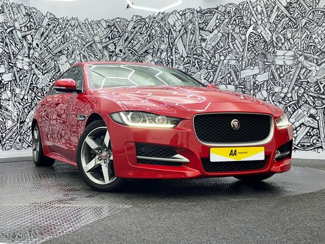 2018 Jaguar Xe 2L R-Sport 4dr - Photo 4