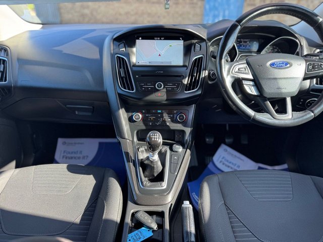 2017 Ford Focus 1.5L Titanium 5dr - Photo 2