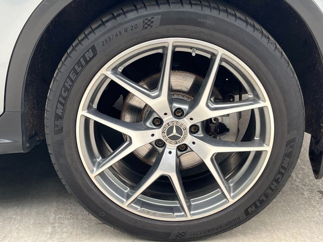 2020 MERCEDES-BENZ GLC 2.0 GLC300d AMG Line (Ultimate) SUV 5dr Diesel G-Tronic+ 4MATIC Euro 6 (s/s) (245 ps) - Photo 10