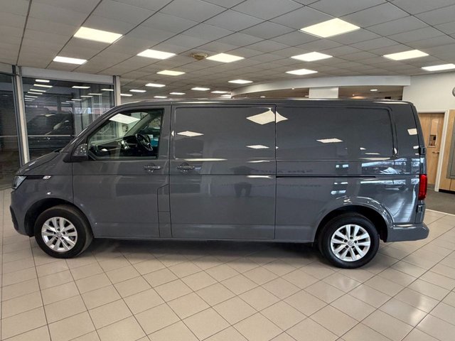 2022 Volkswagen Transporter 2L Highline 5dr - Photo 4