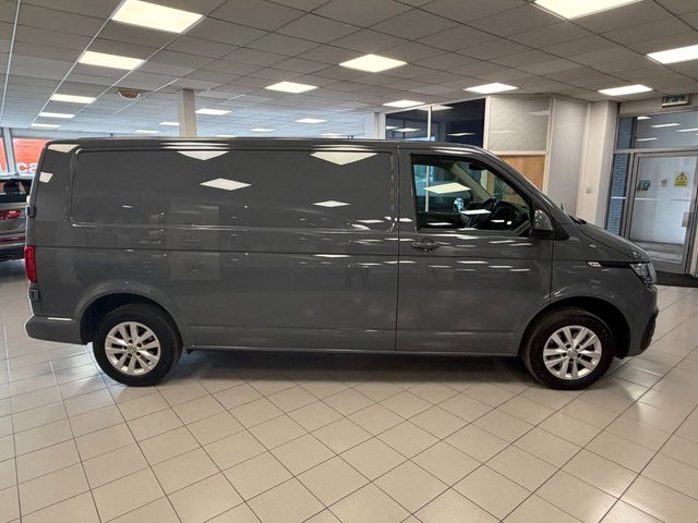 2022 Volkswagen Transporter 2L Highline 5dr - Photo 11