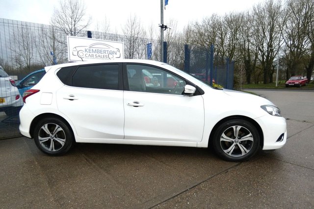 2015 NISSAN PULSAR - Photo 4