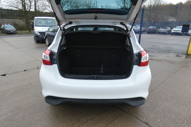 2015 NISSAN PULSAR - Photo 8
