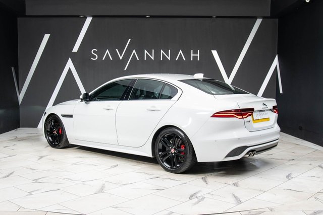 2021 JAGUAR XE - Photo 9