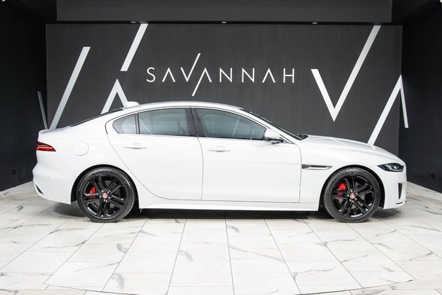 2021 JAGUAR XE - Photo 11