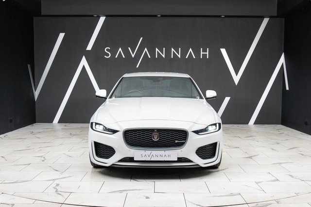 2021 JAGUAR XE - Photo 12