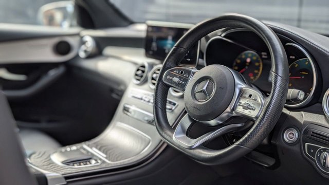 2022 MERCEDES-BENZ GLC 2022 2.0 GLC220d AMG Line (Premium) SUV 5dr Diesel G-Tronic+ 4MATIC Euro 6 (s/s) (194 ps) - Photo 2