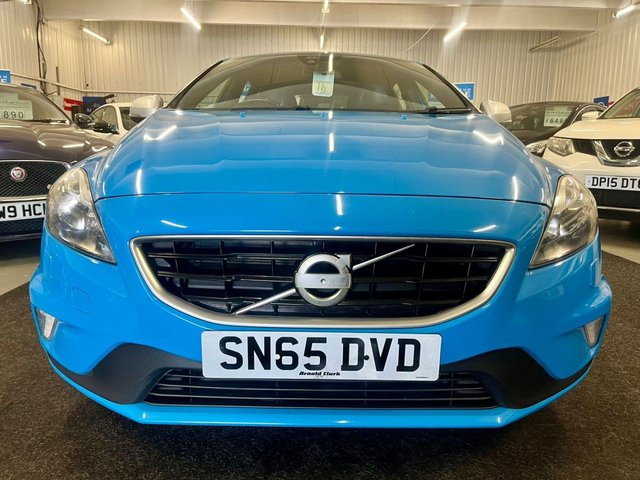 2015 VOLVO V40 2.0 D2 R-Design Hatchback 5dr Diesel Manual Euro 6 (s/s) (120 ps) - Photo 2