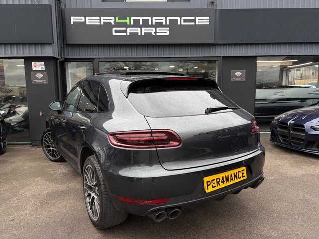 2018 PORSCHE MACAN - Photo 2