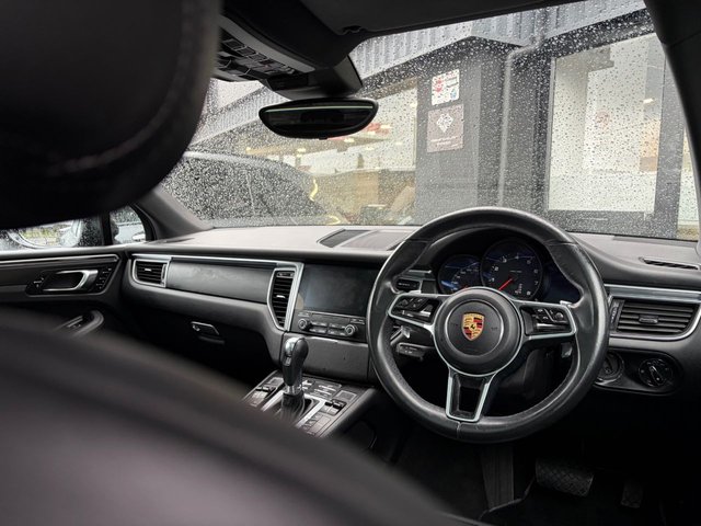 2018 PORSCHE MACAN - Photo 4