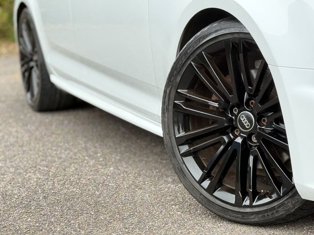 2019 Audi A4 Avant 2L S Line 5dr - Photo 7