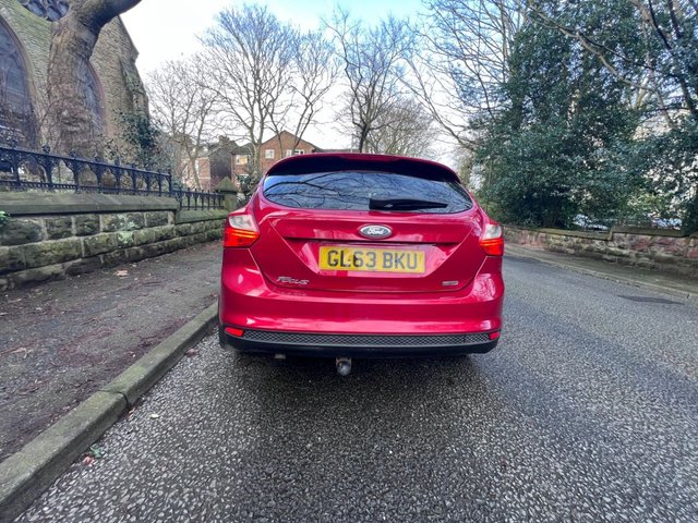 2013 Ford Focus 1L Titanium 5dr - Photo 10