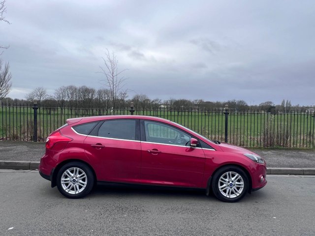 2013 Ford Focus 1L Titanium 5dr - Photo 5
