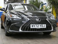 USED 2023 72 LEXUS ES 2.5 300h Saloon 4dr Petrol Hybrid E-CVT Euro 6 (s/s) (218 ps) SAT NAV LEATHER HEATED SEATS HEATED STEERING WHEEL REAR VIEW CAMERA SUNROOF CRUISE CONTROL PARKING SENSORS 1 OWNER SERVICE HISTORY  WARRANTY