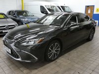 USED 2023 72 LEXUS ES 2.5 300h Saloon 4dr Petrol Hybrid E-CVT Euro 6 (s/s) (218 ps) SAT NAV LEATHER HEATED SEATS HEATED STEERING WHEEL REAR VIEW CAMERA SUNROOF CRUISE CONTROL PARKING SENSORS 1 OWNER SERVICE HISTORY  WARRANTY