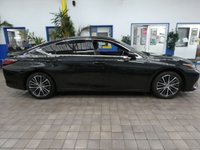 USED 2023 72 LEXUS ES 2.5 300h Saloon 4dr Petrol Hybrid E-CVT Euro 6 (s/s) (218 ps) SAT NAV LEATHER HEATED SEATS HEATED STEERING WHEEL REAR VIEW CAMERA SUNROOF CRUISE CONTROL PARKING SENSORS 1 OWNER SERVICE HISTORY  WARRANTY