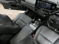 USED 2023 72 LEXUS ES 2.5 300h Saloon 4dr Petrol Hybrid E-CVT Euro 6 (s/s) (218 ps) SAT NAV LEATHER HEATED SEATS HEATED STEERING WHEEL REAR VIEW CAMERA SUNROOF CRUISE CONTROL PARKING SENSORS 1 OWNER SERVICE HISTORY  WARRANTY