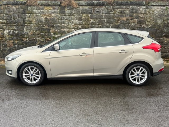 2015 Ford Focus 1L Zetec 5dr - Photo 5