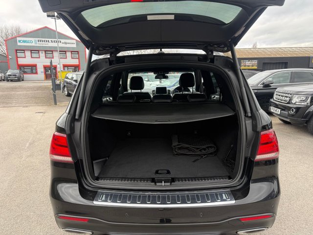 2018 MERCEDES-BENZ GLE 2.1 GLE250d AMG Night Edition SUV 5dr Diesel G-Tronic 4MATIC Euro 6-2 FORMER KEEPERS-HEATED BLACK LEATHER-SMART PHONE INTEGRATION-REVERSE CAMERA-ELECTRIC MEMORY SEATS-ELECTRIC FOLDING MIRRORS-20" ALLOYS-SIDE STEPS-BLUETOOTH-SATNAV-NIGHT PACKAGE-CLIMATE CONTROL - Photo 7