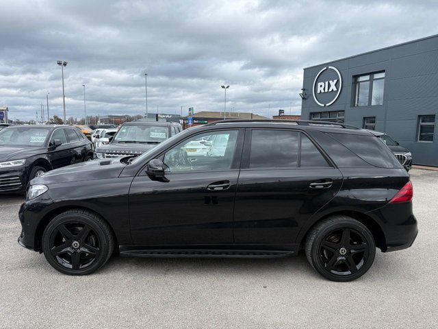 2018 MERCEDES-BENZ GLE 2.1 GLE250d AMG Night Edition SUV 5dr Diesel G-Tronic 4MATIC Euro 6-2 FORMER KEEPERS-HEATED BLACK LEATHER-SMART PHONE INTEGRATION-REVERSE CAMERA-ELECTRIC MEMORY SEATS-ELECTRIC FOLDING MIRRORS-20" ALLOYS-SIDE STEPS-BLUETOOTH-SATNAV-NIGHT PACKAGE-CLIMATE CONTROL - Photo 3
