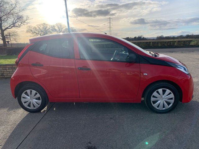 2020 TOYOTA AYGO - Photo 3