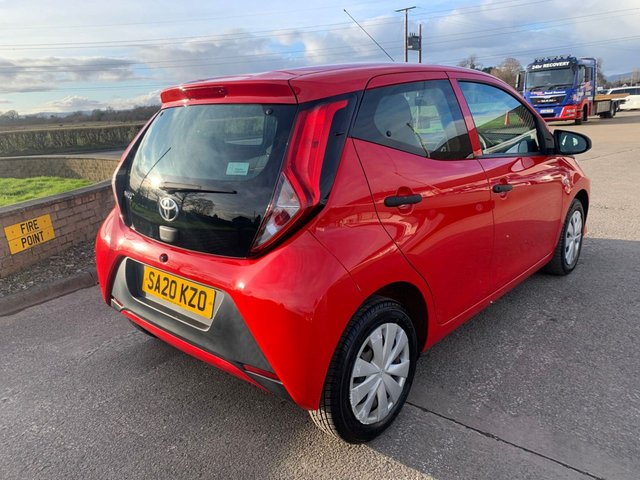 2020 TOYOTA AYGO - Photo 4