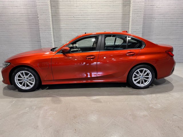 2019 BMW 3 Series 2L SE Pro 4dr - Photo 4