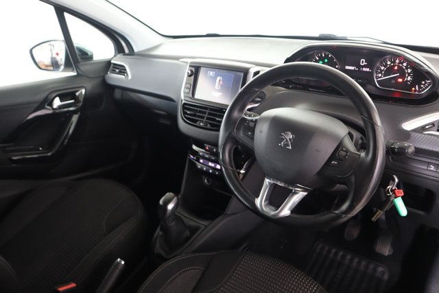 2015 PEUGEOT 208 1.2 PureTech Allure Hatchback 3dr Petrol Manual Euro 6 (82 ps) - Photo 12