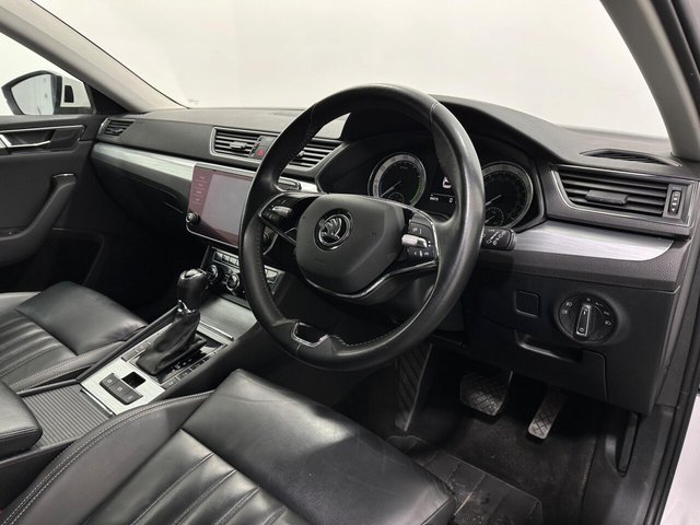 2021 Skoda Superb - Photo 10