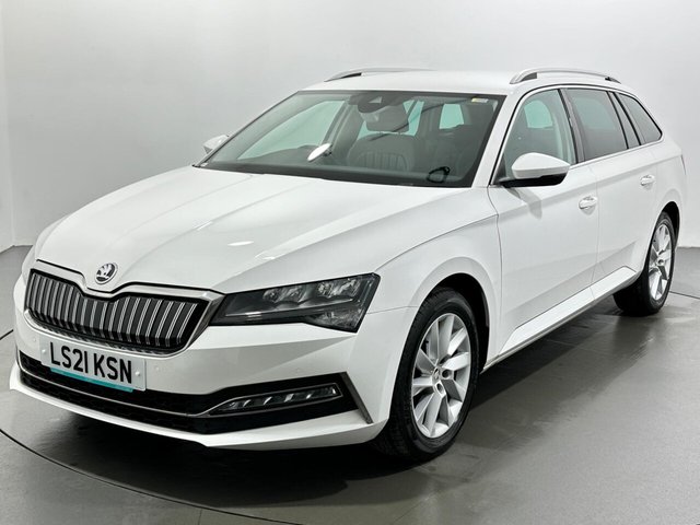 2021 Skoda Superb - Photo 4