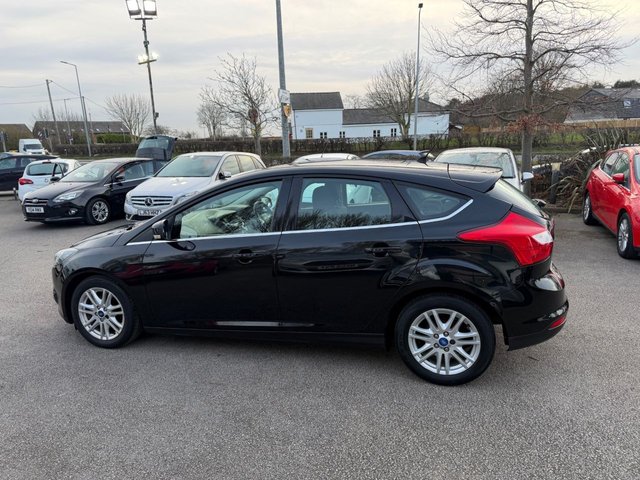 2013 FORD FOCUS 1.6 TDCi ECOnetic Titanium Hatchback 5dr Diesel Manual Euro 5 (s/s) (105 ps) - Photo 4