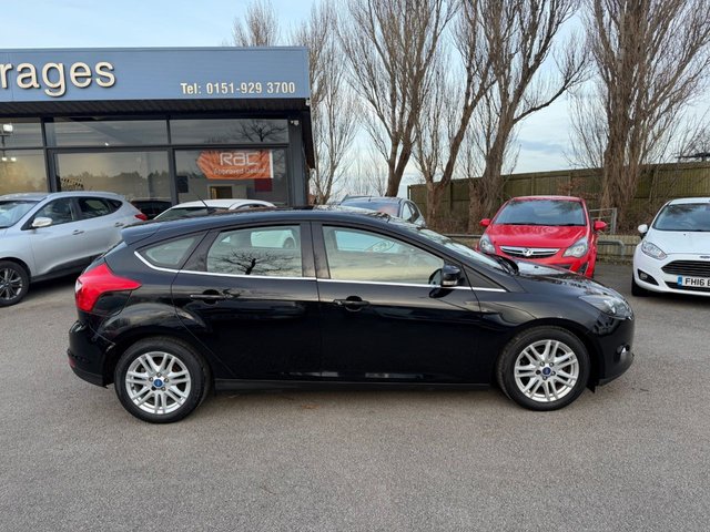 2013 FORD FOCUS 1.6 TDCi ECOnetic Titanium Hatchback 5dr Diesel Manual Euro 5 (s/s) (105 ps) - Photo 5