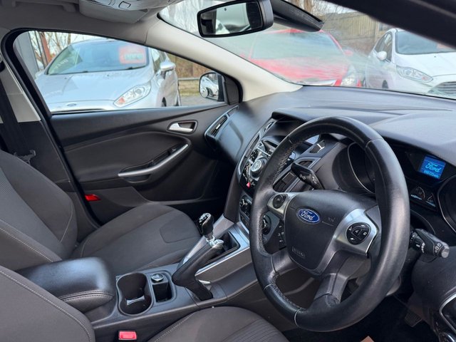 2013 FORD FOCUS 1.6 TDCi ECOnetic Titanium Hatchback 5dr Diesel Manual Euro 5 (s/s) (105 ps) - Photo 6