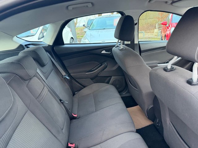 2013 FORD FOCUS 1.6 TDCi ECOnetic Titanium Hatchback 5dr Diesel Manual Euro 5 (s/s) (105 ps) - Photo 11