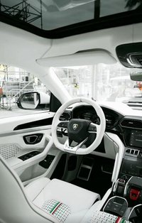 USED 2024 75 LAMBORGHINI URUS 4.0 V8 BiTurbo 25.9kWh SE Auto 4WD Euro 6 5dr VENUUM UK-LIMITED BUILD SLOTS
