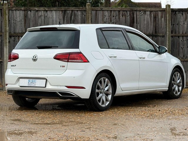 2017 Volkswagen Golf - Photo 3