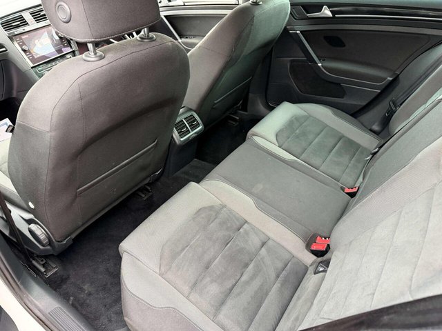 2017 Volkswagen Golf - Photo 9