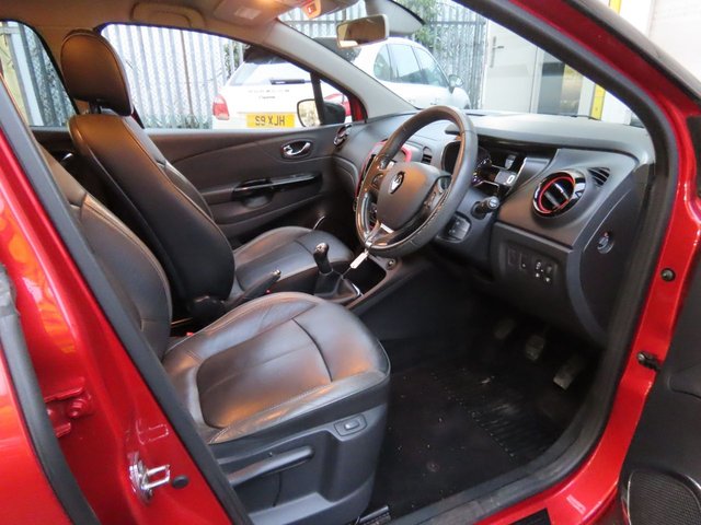 View our RENAULT CAPTUR