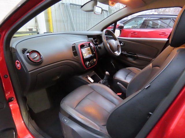 View our RENAULT CAPTUR