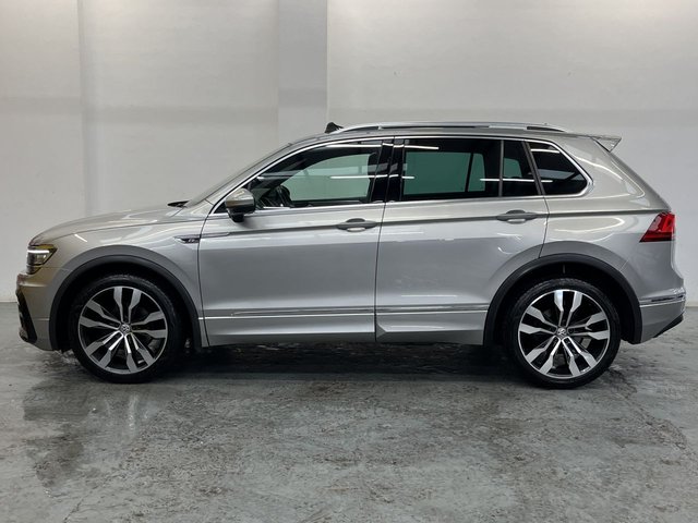 2018 VOLKSWAGEN TIGUAN 2.0 TDI R-Line SUV 5dr Diesel Manual Euro 6 (s/s) (150 ps) - Photo 5