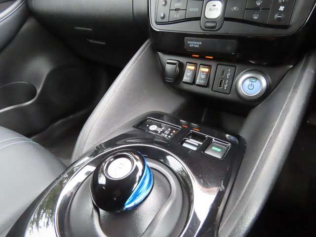 2021 NISSAN LEAF - Photo 12