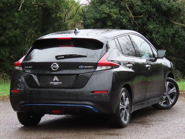 2021 NISSAN LEAF - Photo 4